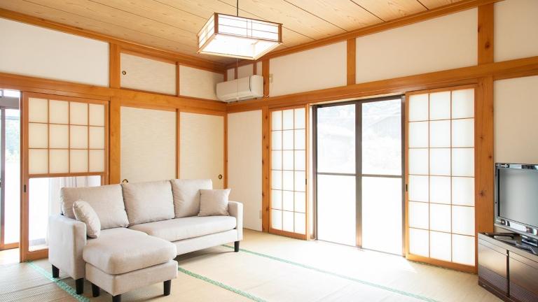 佐渡の一棟貸しお宿 ランプ屋 最大12名 両津港約10分 - B&B Sado