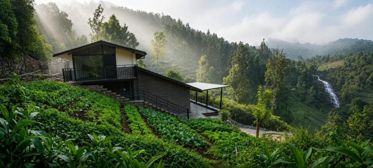 SHOLA Holiday Home with Uyillatti Waterfalls View - Ferienwohnung Kotagiri