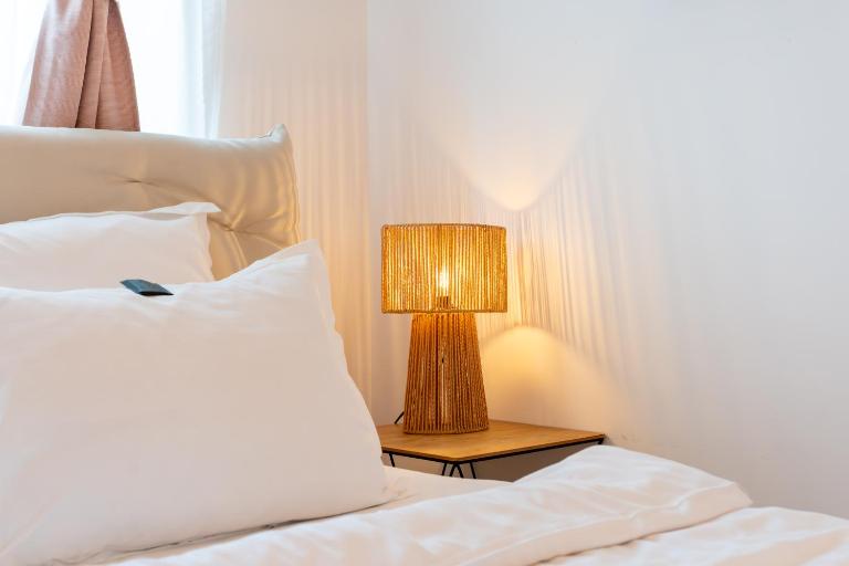 Mid-Nest - Artitude Apartments - Chambres d'hôtes Bucarest