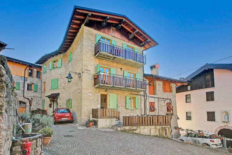 Villa Pastoedo Apartments - B&B Tenno
