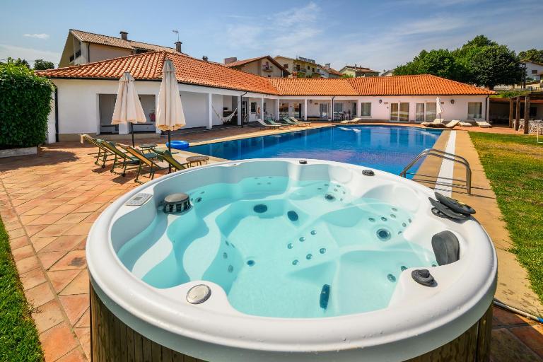 A Casa Branca - with Pool & Jacuzzi - Ferienwohnung Santa Comba Dão