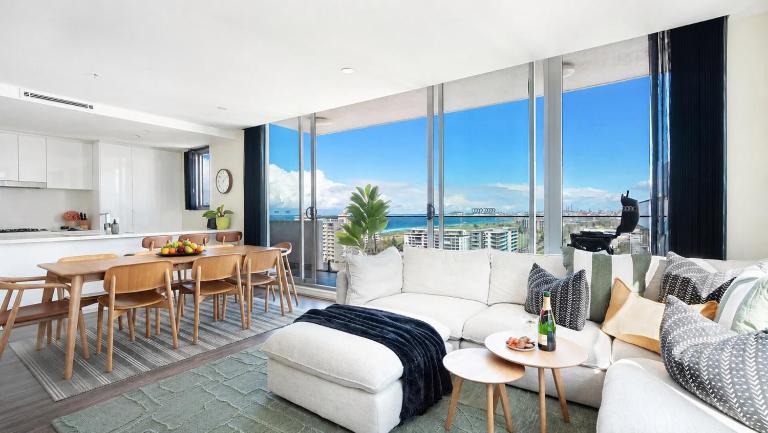Oceanview Escape in Heart of Wollongong and Parking - B&B Wollongong