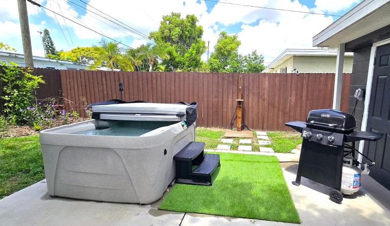 Mystic Haven - Hot Tub, BBQ Grill, Beaches, Pet Friendly - Chambres d'hôtes Largo