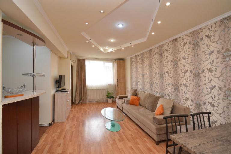 Saryan Street Wine & City Center Apartments - Ferienwohnung Jerewan