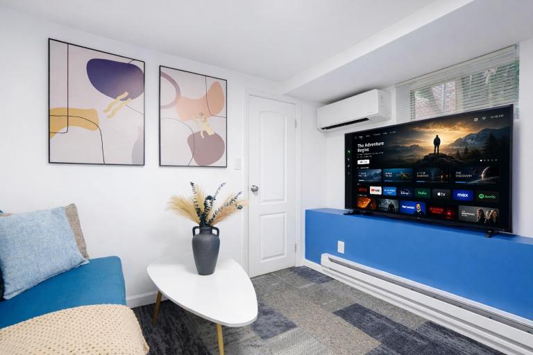 2 Bedroom Beach Front Gem - Bed and Breakfast Brooklyn