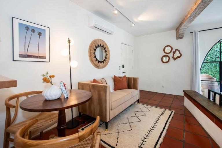 Casa Blanca Suite A1 - New, Private, Cozy! - Chambres d'hôtes Montecito