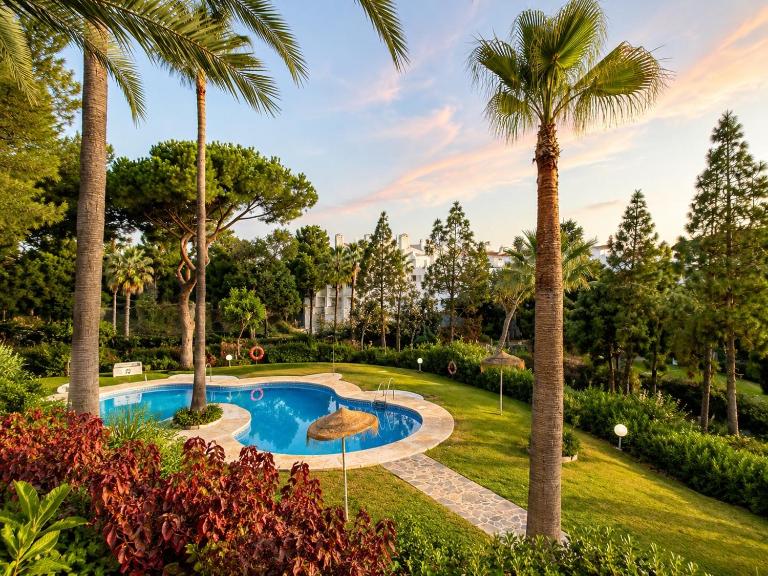 The Golden House, Calahonda Golf - Ferienwohnung Sitio de Calahonda