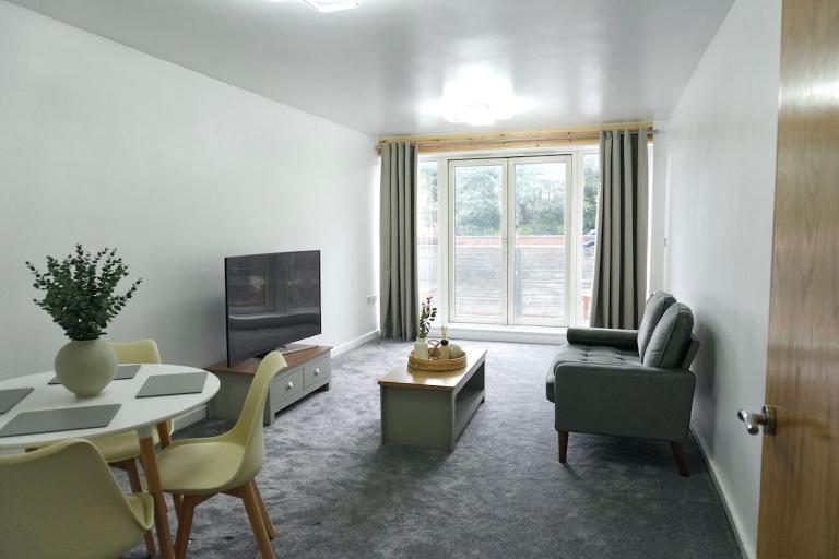 Triumph house 1 bedroom apartment by HomesOnClouds - B&B Coventry