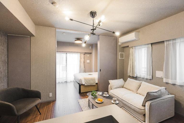 ALTERNA Kuramae - 一部客室家具リニューアル - B&B Tokyo