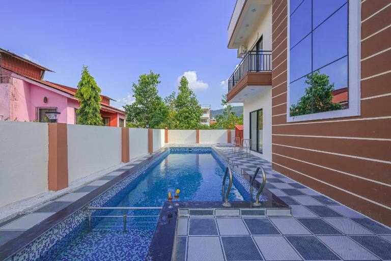 EMPREAN STAY II MI CASA VILLA II 4BHK II AC II TT TABLE lI PVT POOL - Chambres d'hôtes Lonavla