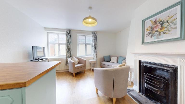 Aylsham Newly Refurbished 2 Bed Apartment - Chambres d'hôtes Aylsham