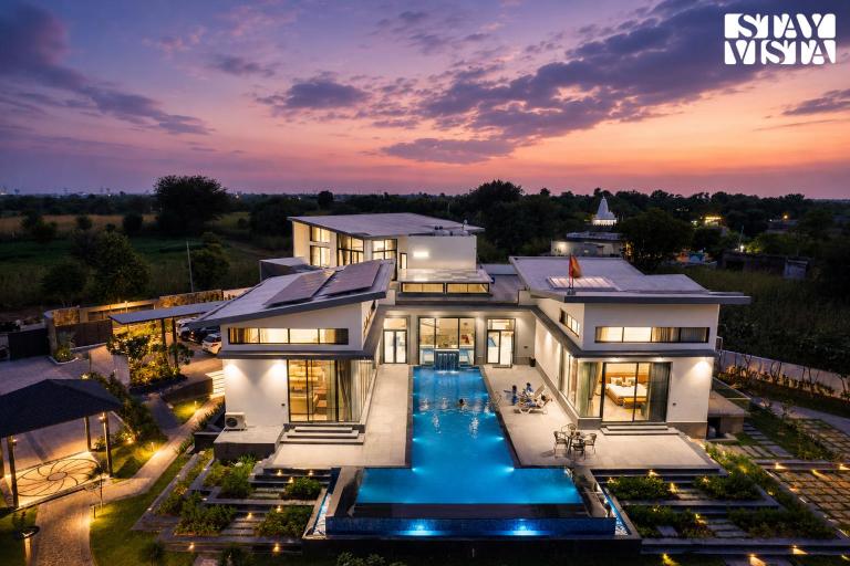 StayVista at Govind Bagh with BBQ & Pool - B&B Jaipur