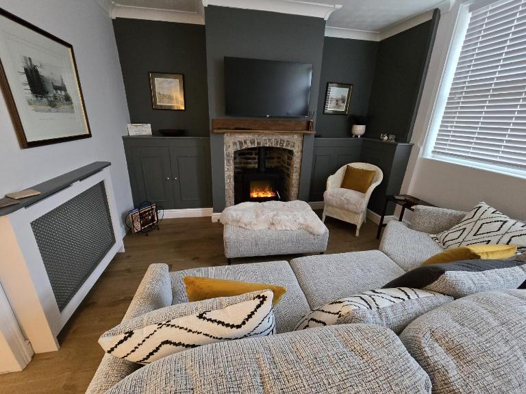 Free Parking, Outdoor Decking - Flanders Cottage - B&B Beverley