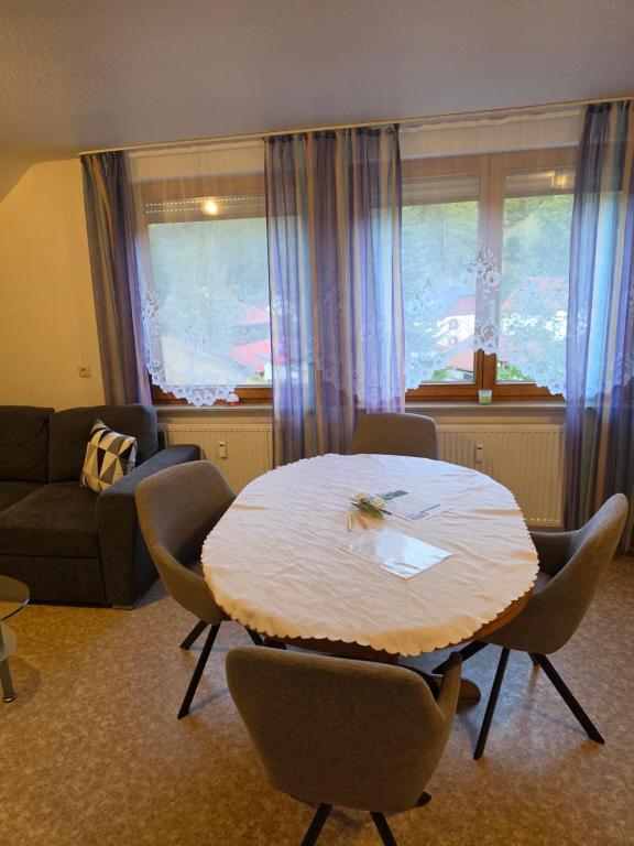 Schellis Ferienwohnung - Chambres d'hôtes Enzklösterle