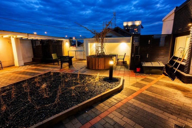 Origo Sky View, ylimmän kerroksen kattavasti varusteltu huoneisto aivan aseman vieressä, Oulun keskustan läheisyydessä - B&B Oulu