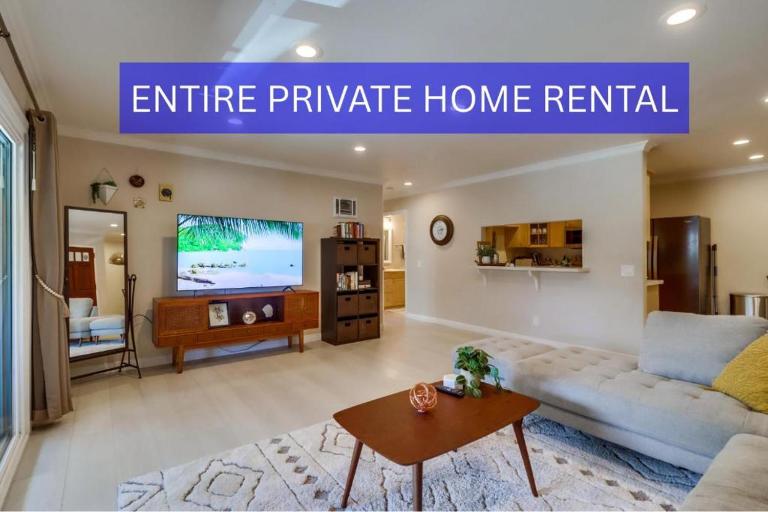 Entire Private Home with Garage Parking, Family Home Free Pool, and Tub, 3 Bedrooms 2 Bathrooms Available Now - B&B Chula Vista