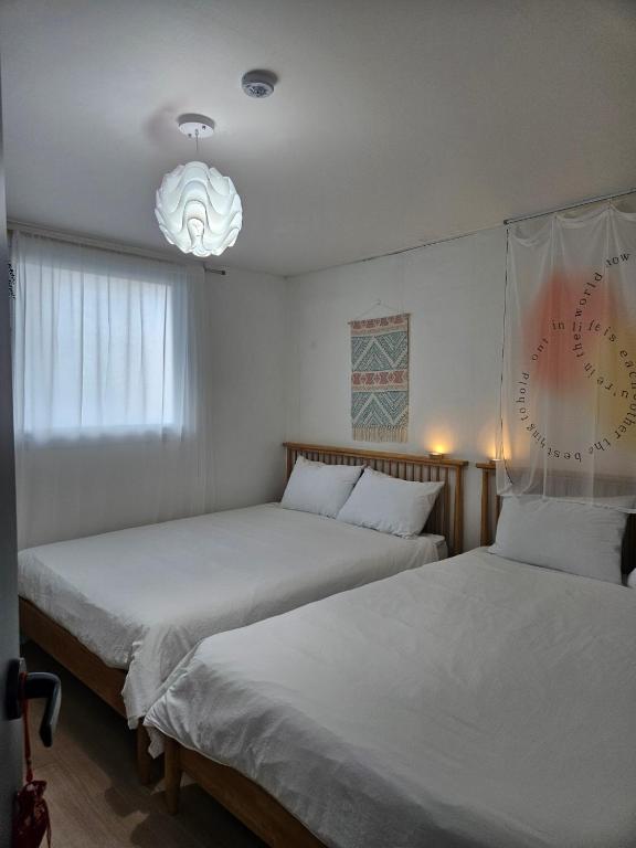 SNU Station 13min, Line 2, Hongdae,Gangnam 30min, 6pax - B&B Seul