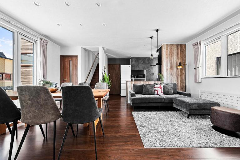 The Cross - B&B Asahikawa