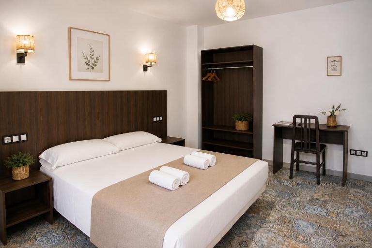 Hospedium Hostal La Paz Parking Gratis - Chambres d'hôtes Marmolejo