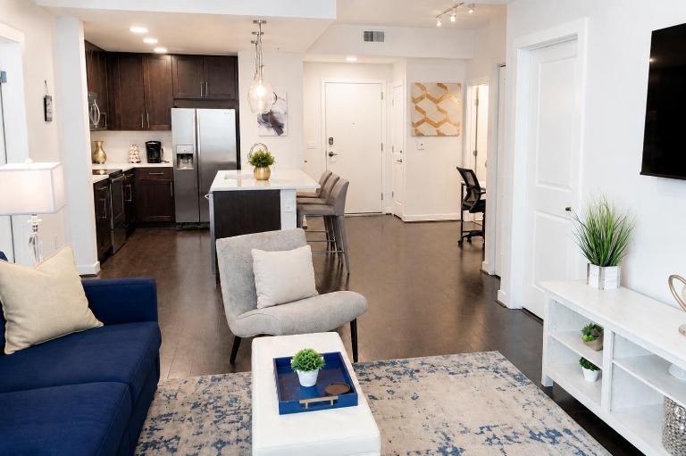 The Luxe City View Romantic Escape - B&B Atlanta