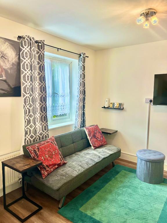 Crescent Apartment - Modern 1 Bedroom First Floor - B&B Goodmayes