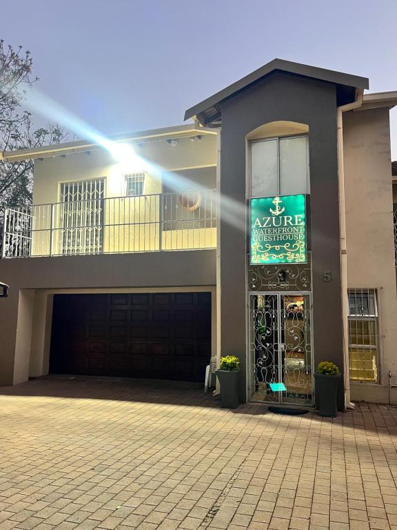 Azure Waterfront Guesthouse - B&B Hartbeespoort