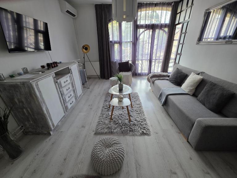 Downtown's pearl - Ferienwohnung Fünfkirchen