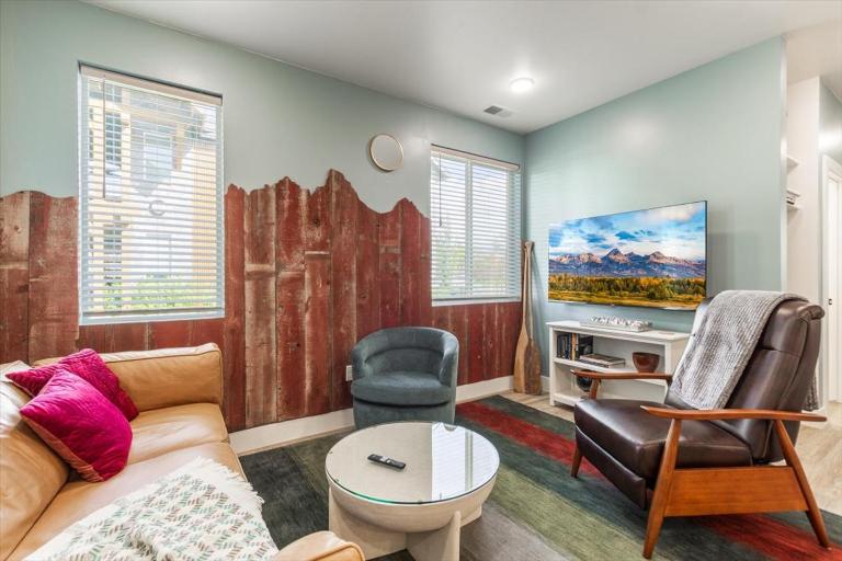 The Teton Mint - Grand Targhee, Yellowstone, JHMR - B&B Driggs