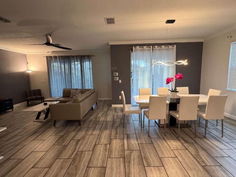 Dream Getaway Modern 6-Bedroom Vacation Home - Ferienwohnung Kissimmee