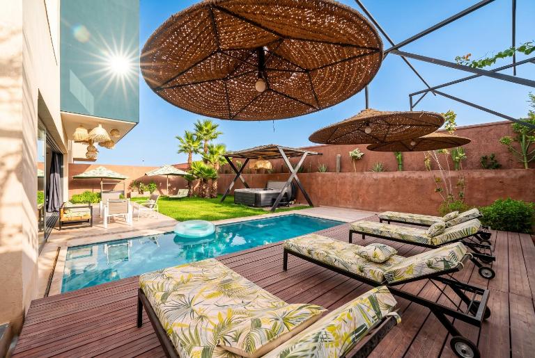 Villa PISCINE SAUNA HAMMAM JACCUZI - B&B El Rhechat