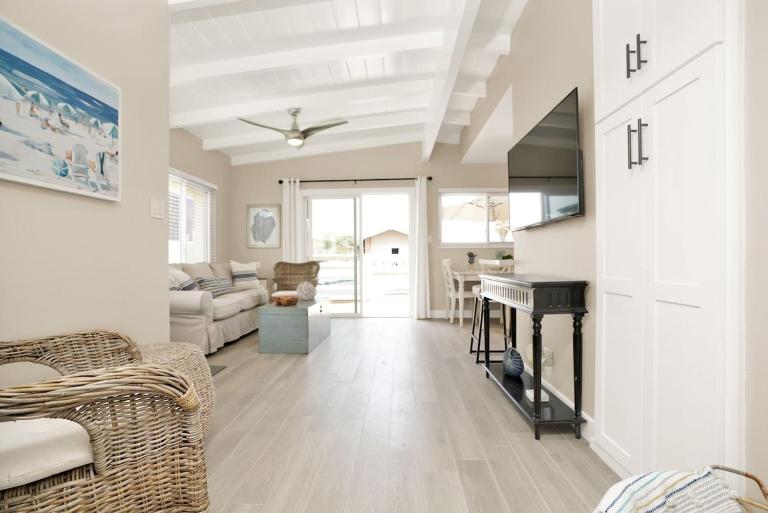 114 Forty Second Street B - B&B Newport Beach