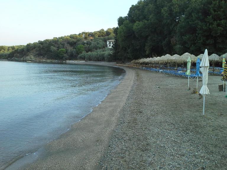 Beachfront home for 8, Kalifteri Beach, Afissos - Chambres d'hôtes Áfyssos