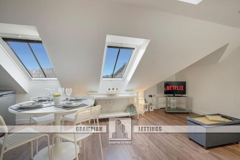 Trinity House Apartment - Grampian Lettings - B&B Aberdeen