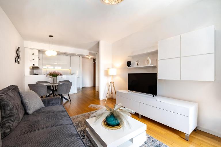 Stylish New Belgrade apt parking 5e per day - B&B Belgrado