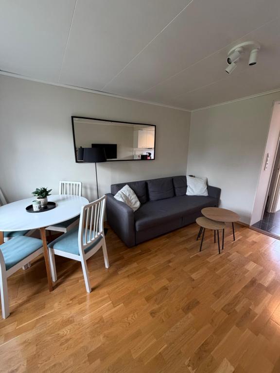 Leilighet for opptil 4 personer nær Sola flyplass og Stavanger sentrum - B&B Sola