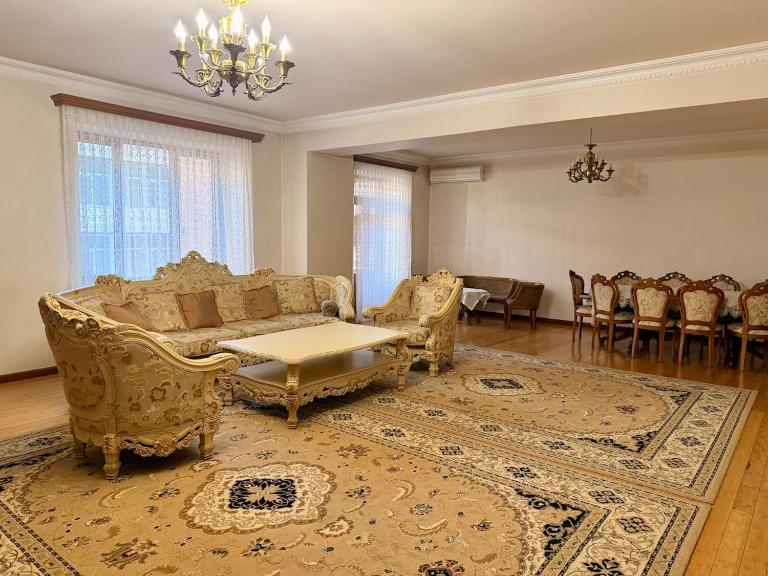 Republic Square Grand Residence 1 - Ferienwohnung Jerewan