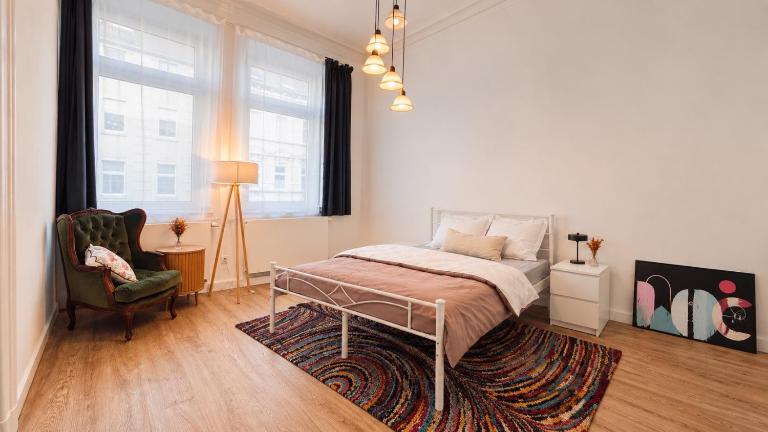 Stilvolles Altbau-Apartment am Wasserturm - 2 Schlafzimmer - Bunter Garten - Chambres d'hôtes Mönchengladbach