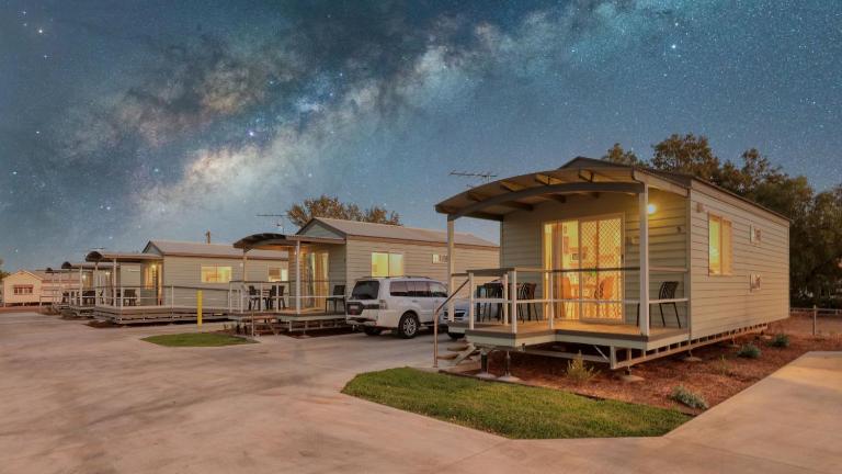 Longreach Starlight Cabins - Boutique Outback Accommodation - B&B Longreach