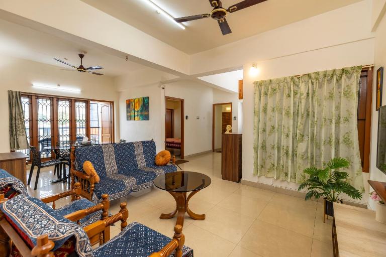 Spacious 3BHK at LIC Pattom Trivandram MG main road - B&B Thiruvananthapuram