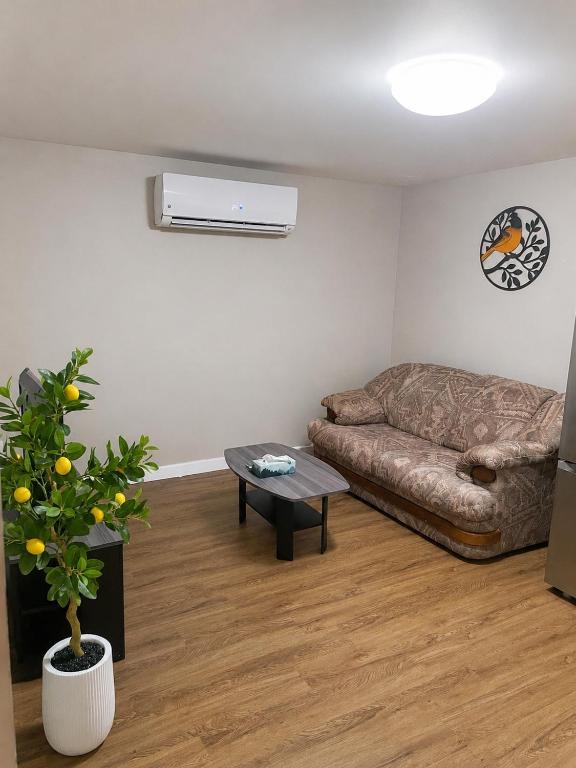 Private Basement Suite Living Rm near Casino NB - B&B Moncton