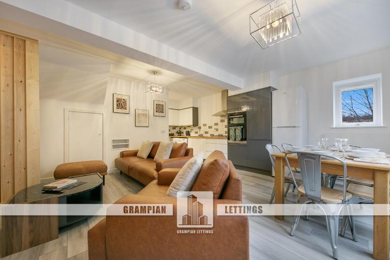 Rooemah Lodge - Grampian Lettings - B&B Caskieben