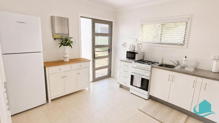 Coastal Hideaway @ Pelican, Walk to Beach & Lake - B&B Pelican Flat