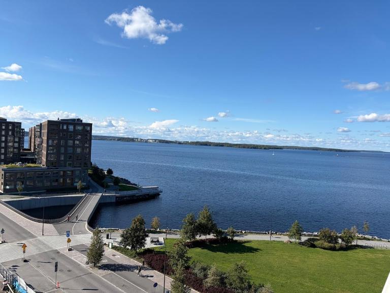 Stunning 8-story apartment with a view of Lake Näsijärvi - B&B Tampere