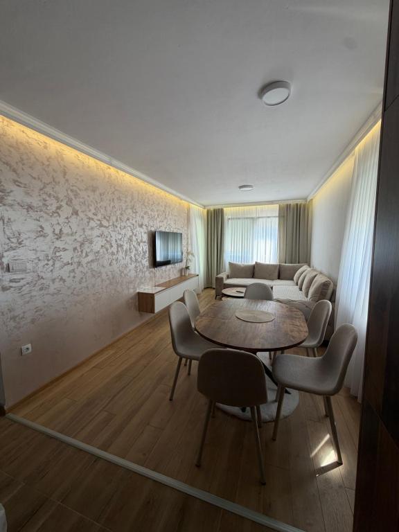 Discont Lux Apartment - Ferienwohnung Gradiska