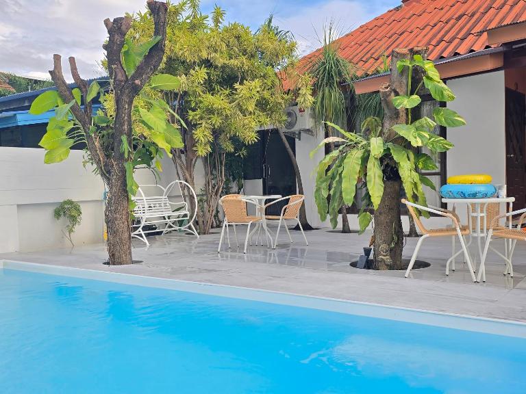 Lisa home and pool - Chambres d'hôtes Chiang Mai