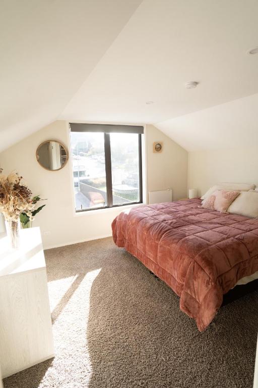 Good Company - Window Seat at 16 Alta Place - B&B Distretto di Queenstown