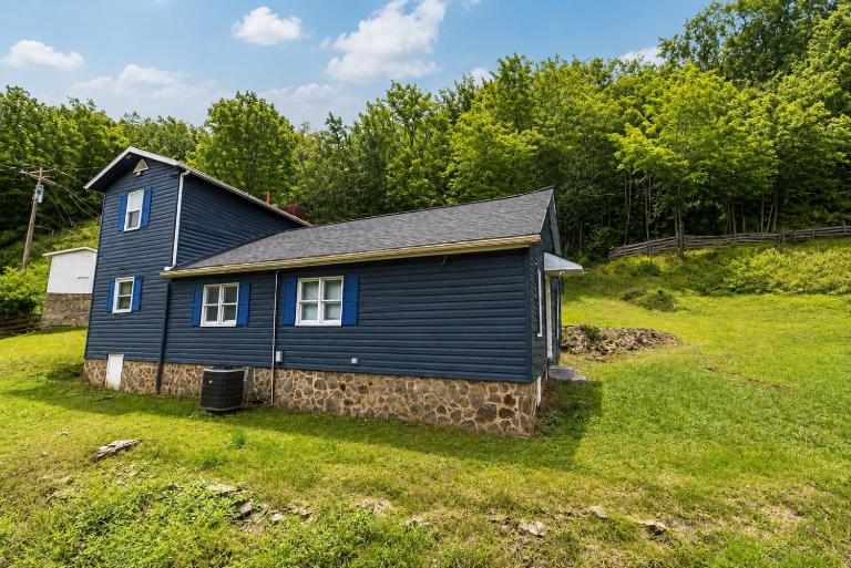 37-Acre Private Cabin Retreat near Shenandoah - Bed and Breakfast Stanley
