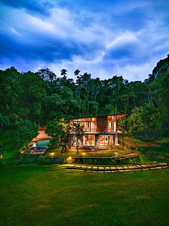 Alaya Boutique Villa with Dam View by VOYE HOMES - B&B Vythiri
