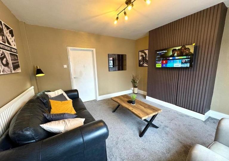 Rosedale House Doncaster 3BR Fully Furnished Sleeps 5 Ideal for Extended Stays Families & Contractor Workers Free Parking - Ferienwohnung Bentley