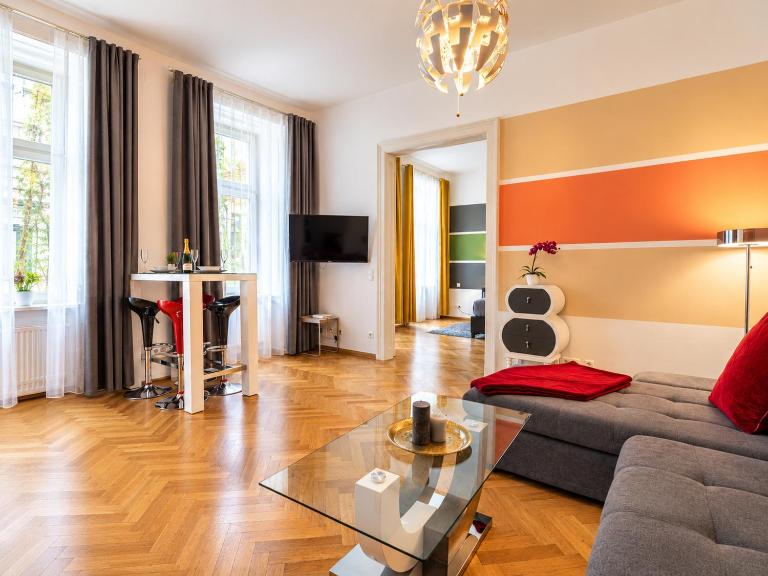 Spacious 2BR Apartment for 6 near City Center Metro U2 - B&B Vienna